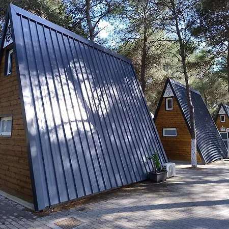 Glamping Village *